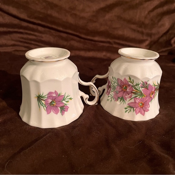 2x Souvenir Canadian Provincial Flowers “Crocus” Flin Flon, Manitoba - Picture 2 of 3